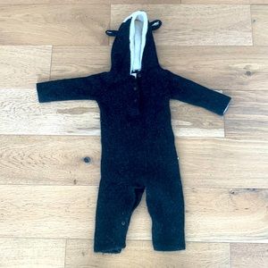 Oeuf Little Skunk Suit